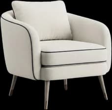Fauteuil en tissu clair, vu de trois quarts