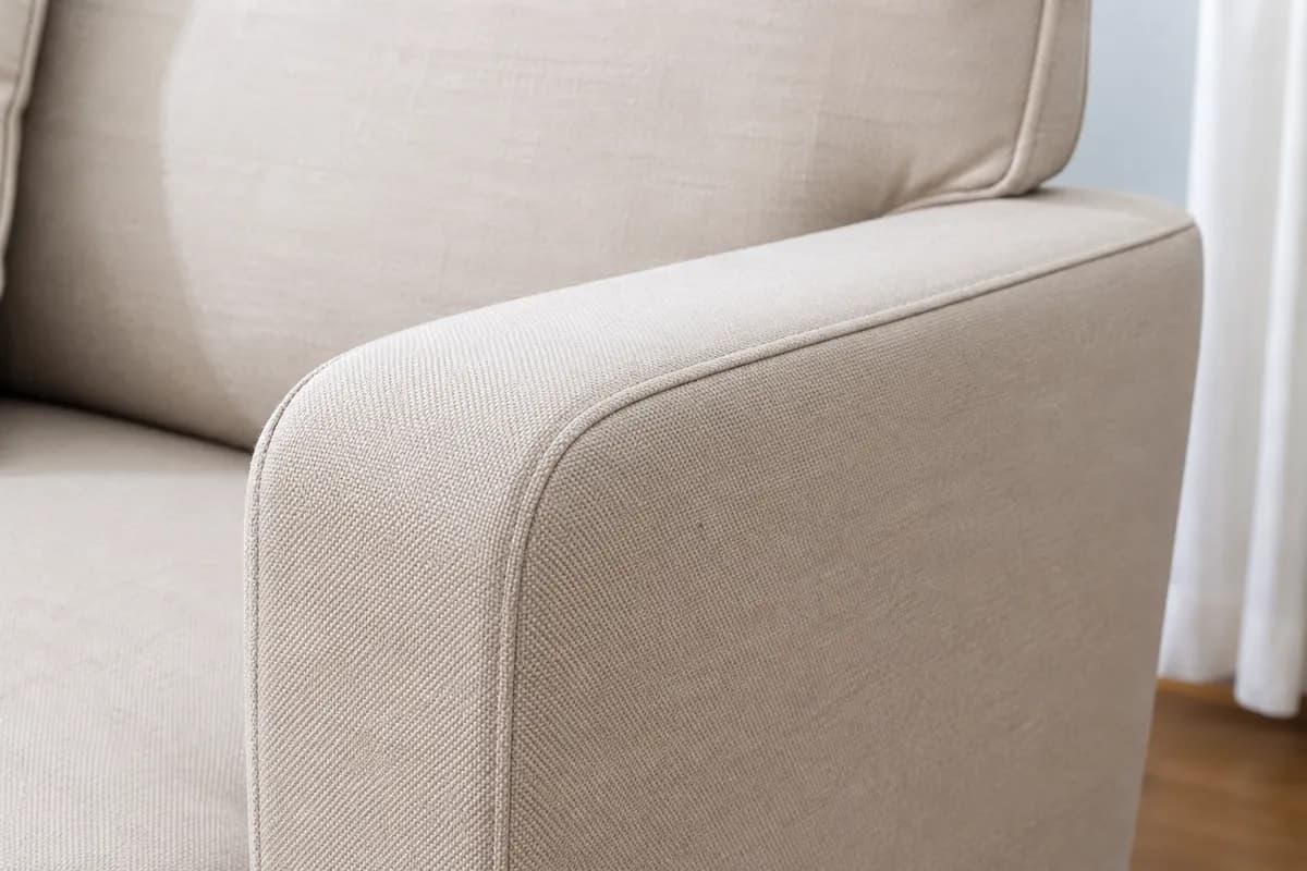 Accoudoir de fauteuil en tissu, propre et de teinte uniforme