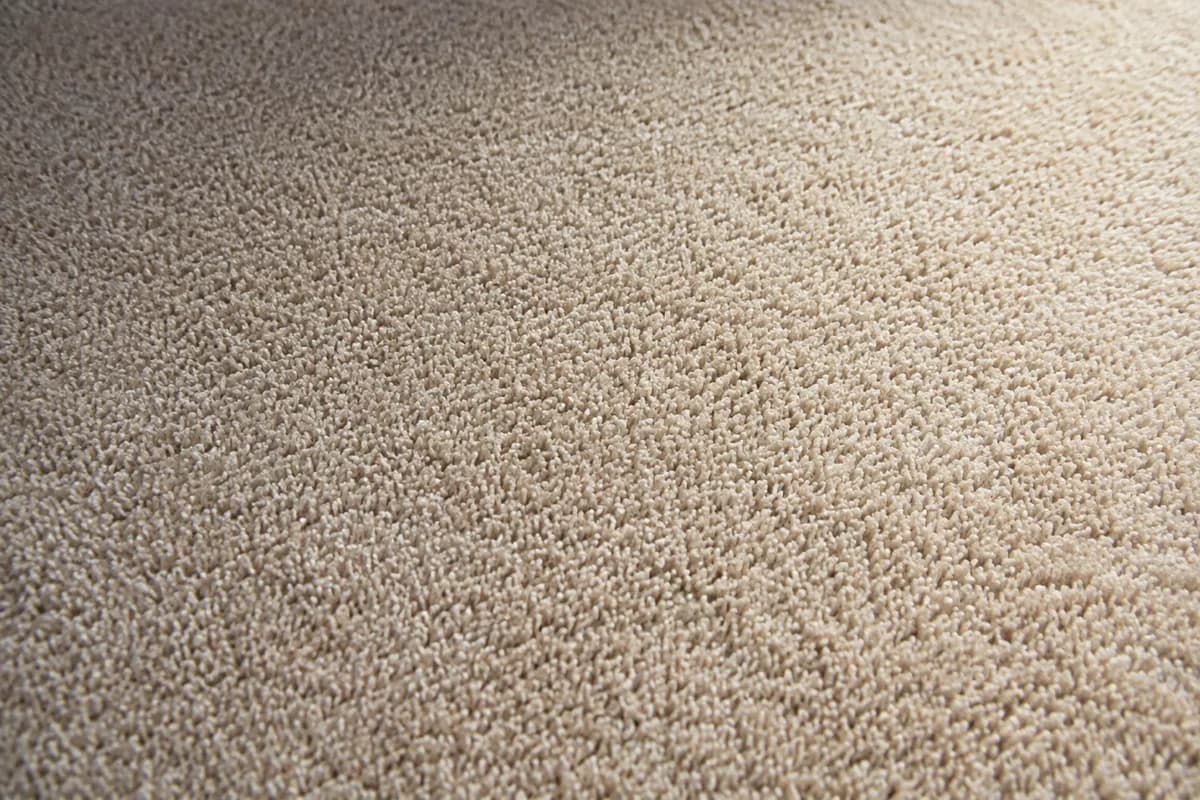 Gros plan sur les fibres d'un tapis propre, sans poils